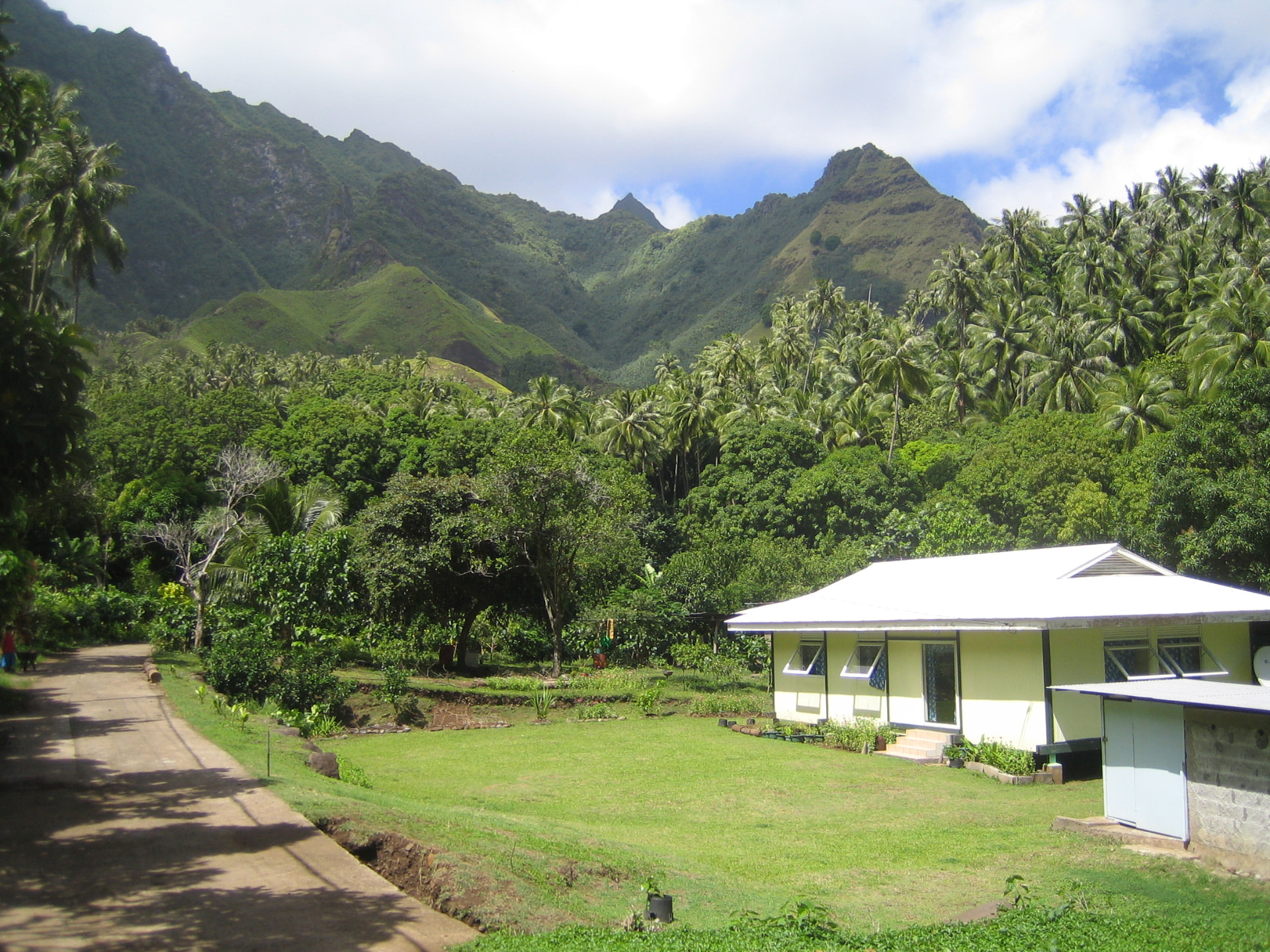 Local house, Fatu Hiva
