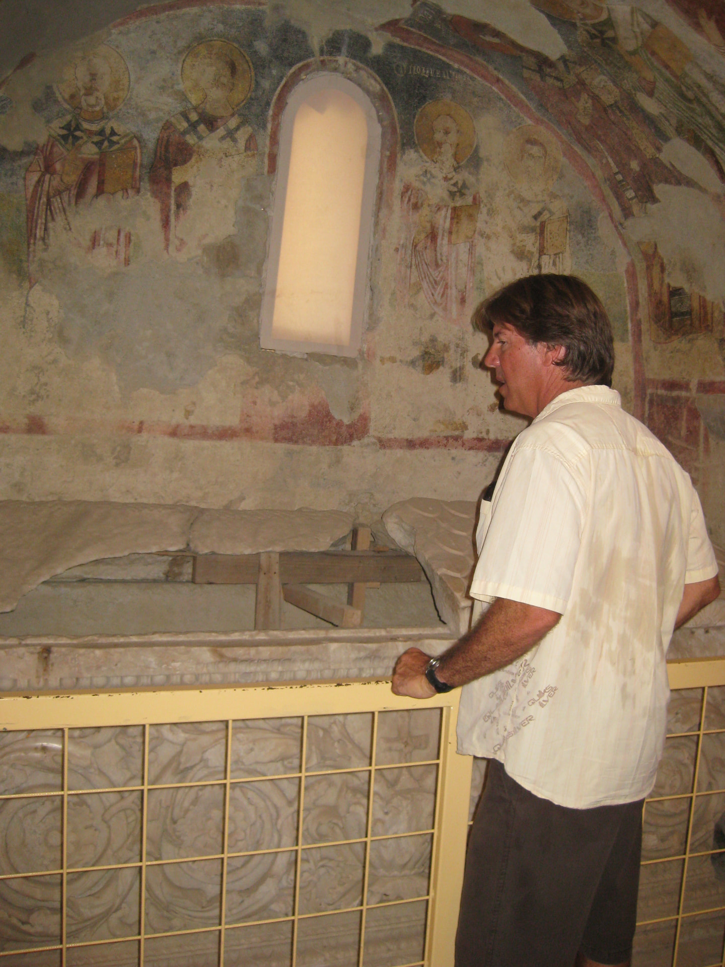Russell viewing the tombs at the Church of Saint Nicholas